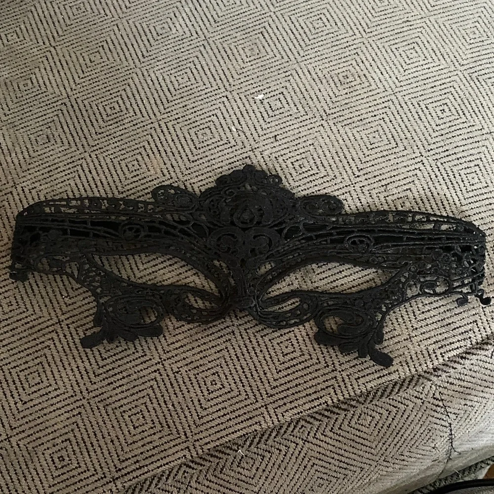 Black Lace Masquerade Eye Mask